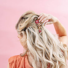 Load image into Gallery viewer, Daisy Claw Clip - Sassy