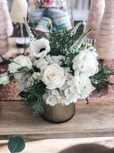 Load image into Gallery viewer, Holiday Floral Centerpieces