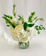 Load image into Gallery viewer, White Signature Arrangement