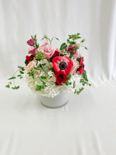 Load image into Gallery viewer, Classic Romance Signature Arrangement
