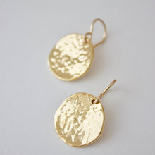 Load image into Gallery viewer, Hammered Medallion Earrings
