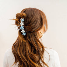 Load image into Gallery viewer, The Darling Effect - Daisy Claw Clip - Light Blue
